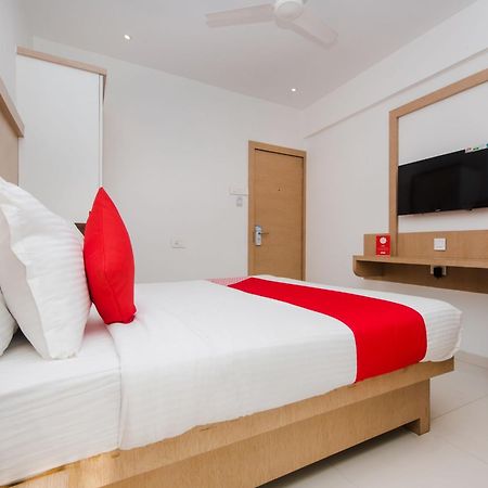 Oyo 13089 Hotel Gold Crest Navi Mumbai Zewnętrze zdjęcie