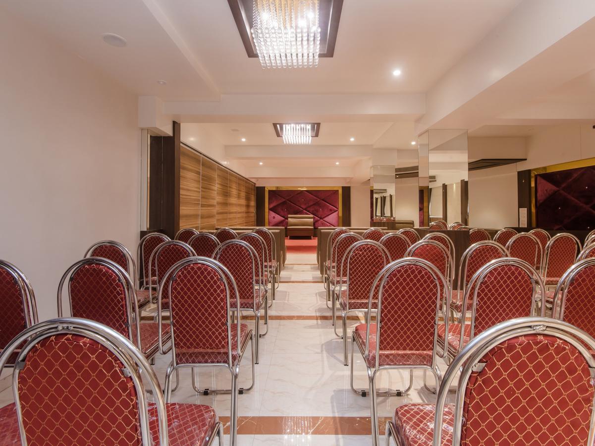 Oyo 13089 Hotel Gold Crest Navi Mumbai Zewnętrze zdjęcie