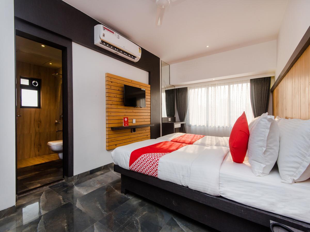 Oyo 13089 Hotel Gold Crest Navi Mumbai Zewnętrze zdjęcie