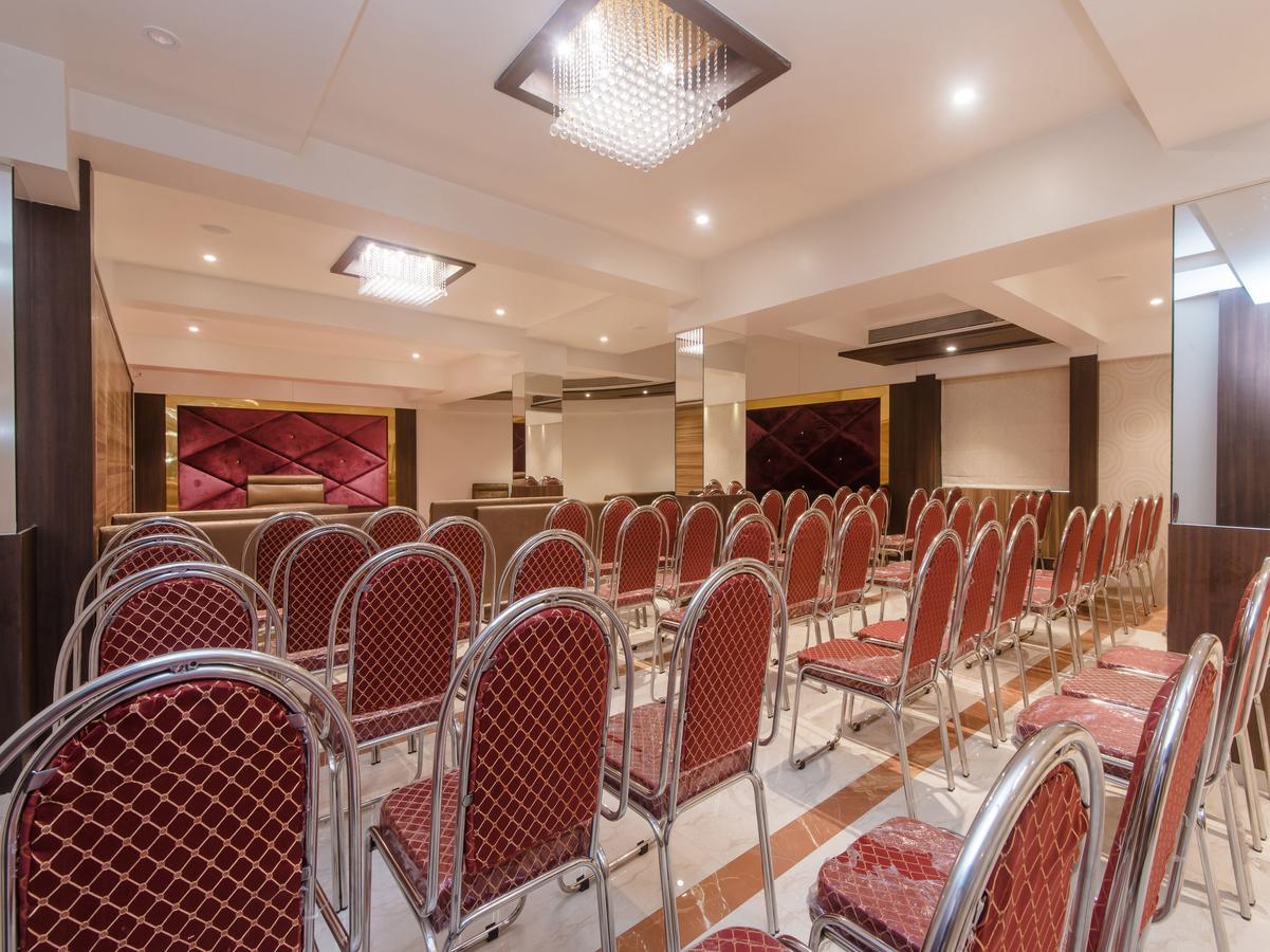 Oyo 13089 Hotel Gold Crest Navi Mumbai Zewnętrze zdjęcie