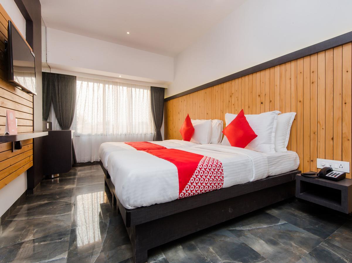 Oyo 13089 Hotel Gold Crest Navi Mumbai Zewnętrze zdjęcie