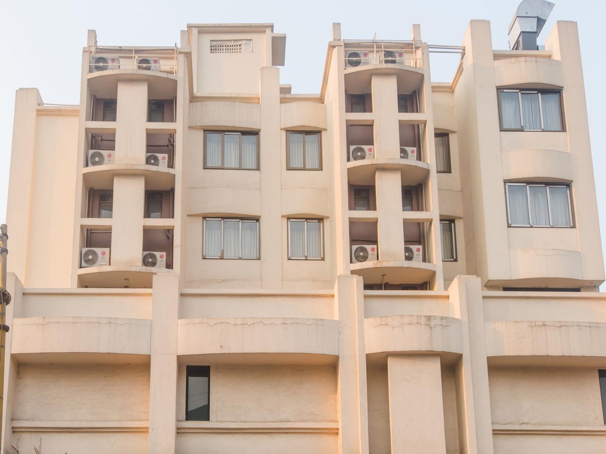 Oyo 13089 Hotel Gold Crest Navi Mumbai Zewnętrze zdjęcie