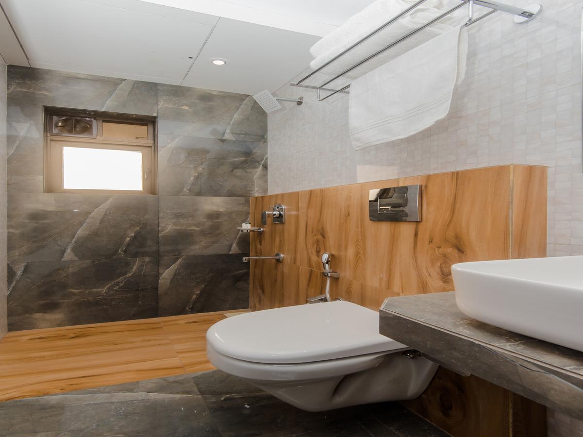 Oyo 13089 Hotel Gold Crest Navi Mumbai Zewnętrze zdjęcie